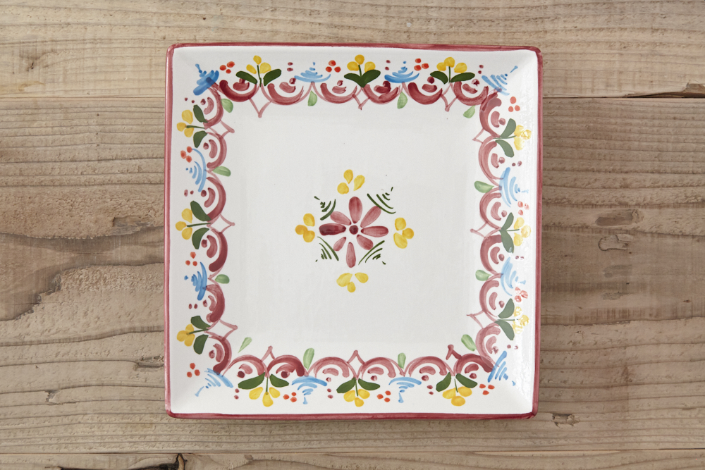 スペイン 正方形角皿 赤系絵付け 21cm <br><br>No.002030｜Dish