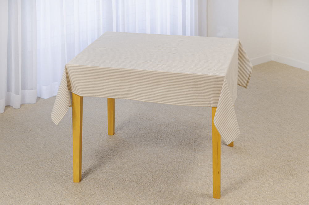 ストライプボーダー　ベージュ　110㎝×150㎝